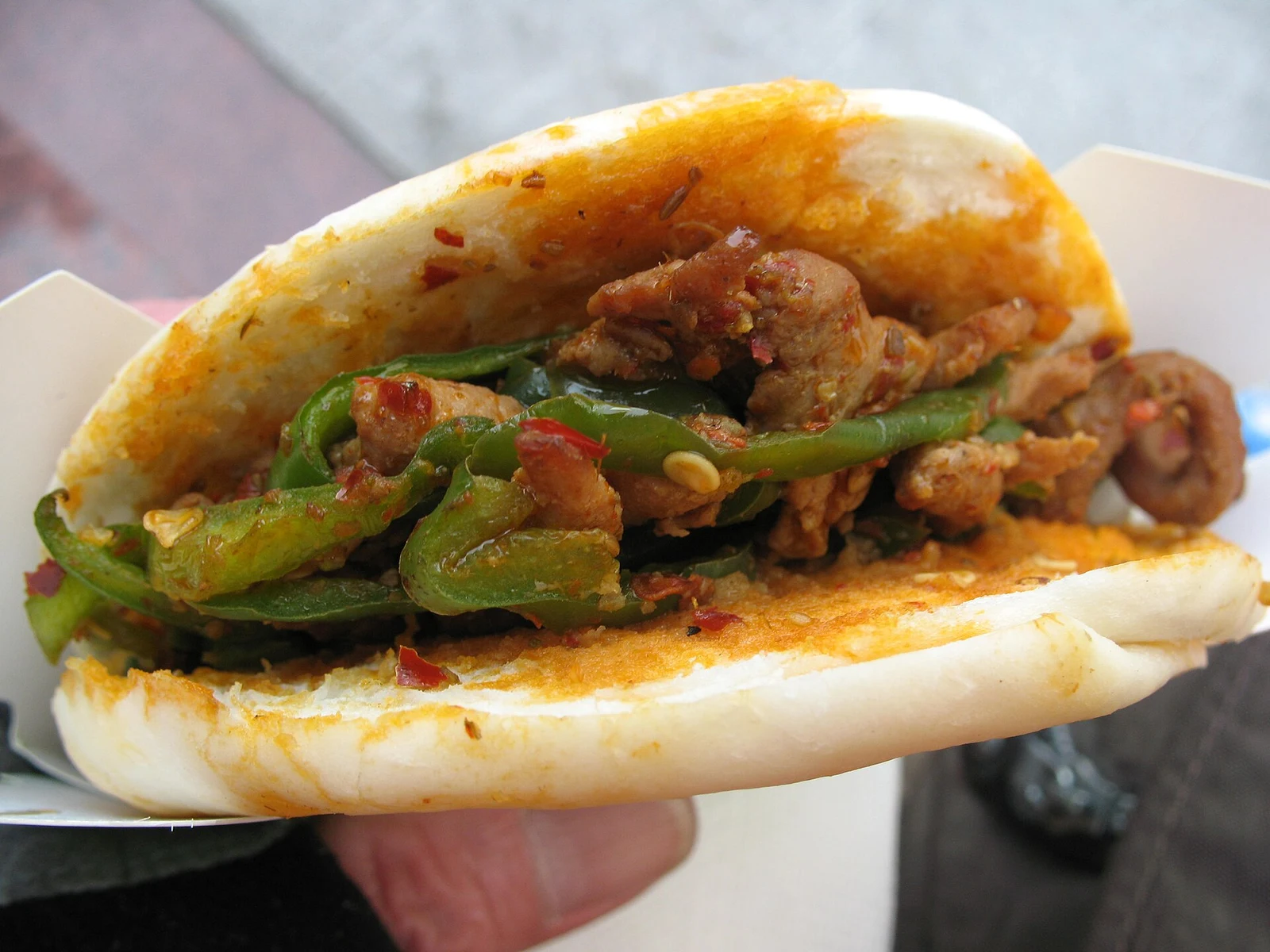 西安美食散步怎么安排：回民街、永兴坊与饮食需求