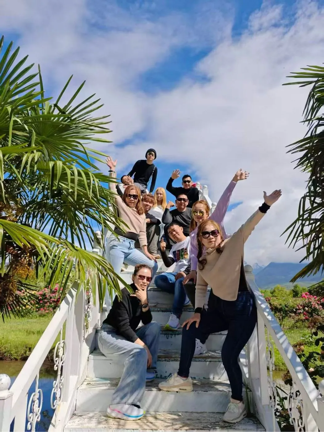 云南旅游客人实拍-丽江油纸伞街